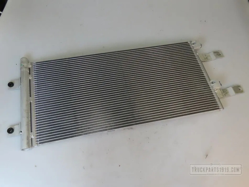 MAN 81.61920-6041 Condensor TGX 2007 - Radijator za Kamion: slika 1 MAN 81.61920-6041 Condensor TGX 2007 - Radijator za Kamion: slika 1