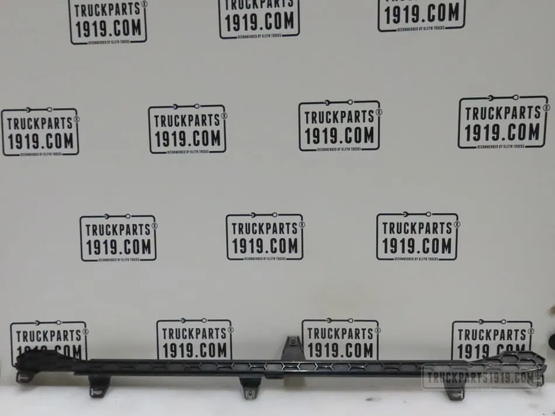 Scania 2307668 | Grille rooster bevestiging - Hauba za Kamion: slika 1 Scania 2307668 | Grille rooster bevestiging - Hauba za Kamion: slika 1