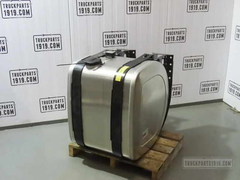 Volvo 21516442 Brandstoftank + steunen 240L - Rezervoar za gorivo za Kamion: slika 1 Volvo 21516442 Brandstoftank + steunen 240L - Rezervoar za gorivo za Kamion: slika 1