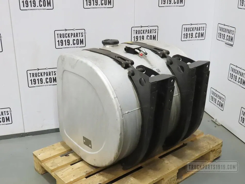 Volvo 21516445 Brandstoftank + steunen 330L - Rezervoar za gorivo za Kamion: slika 2 Volvo 21516445 Brandstoftank + steunen 330L - Rezervoar za gorivo za Kamion: slika 2