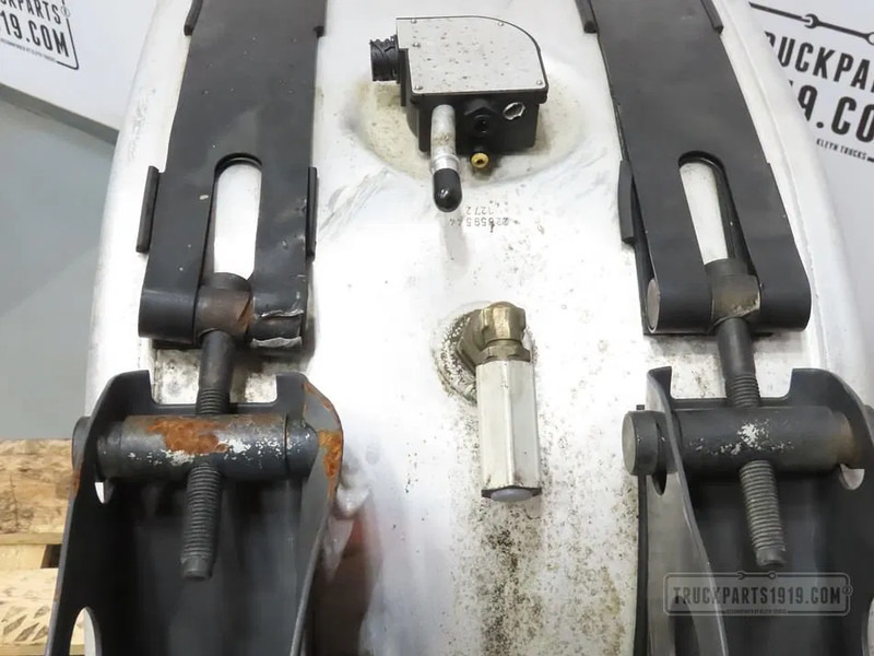 Volvo 22659544 Brandstoftank + steunen 170L - Rezervoar za gorivo za Kamion: slika 3 Volvo 22659544 Brandstoftank + steunen 170L - Rezervoar za gorivo za Kamion: slika 3