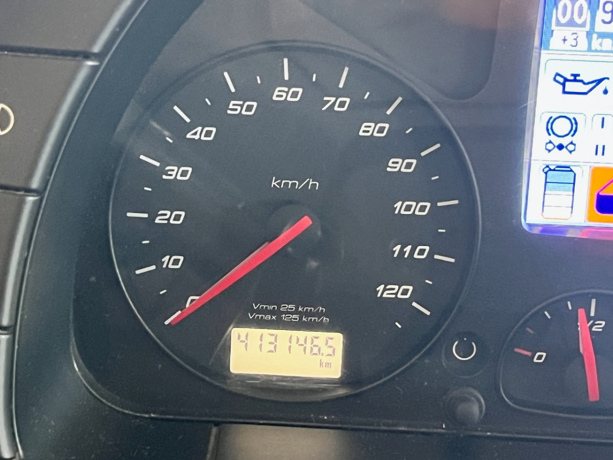 IVECO 260S42 Stralis - Kamion sa zatvorenim sandukom: slika 5 IVECO 260S42 Stralis - Kamion sa zatvorenim sandukom: slika 5