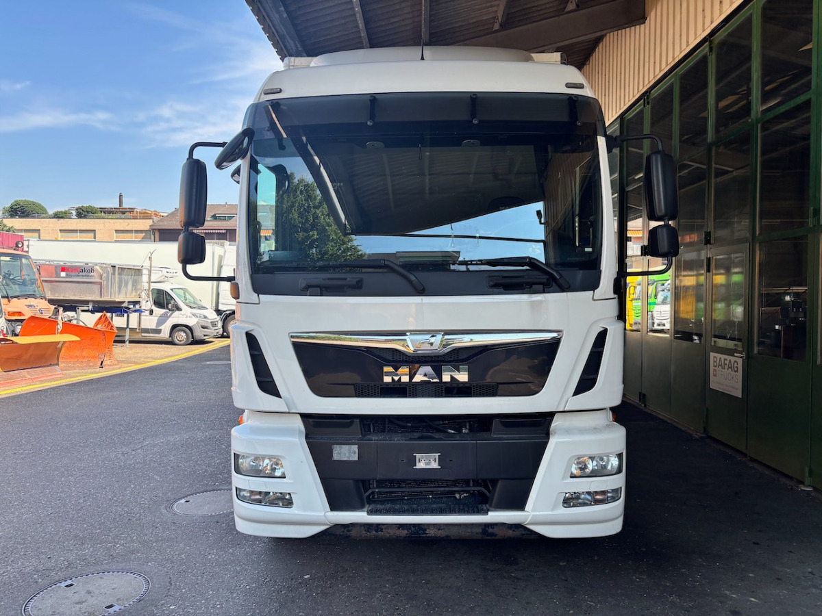 MAN TGM 18.340 - Kamion sa zatvorenim sandukom: slika 3 MAN TGM 18.340 - Kamion sa zatvorenim sandukom: slika 3