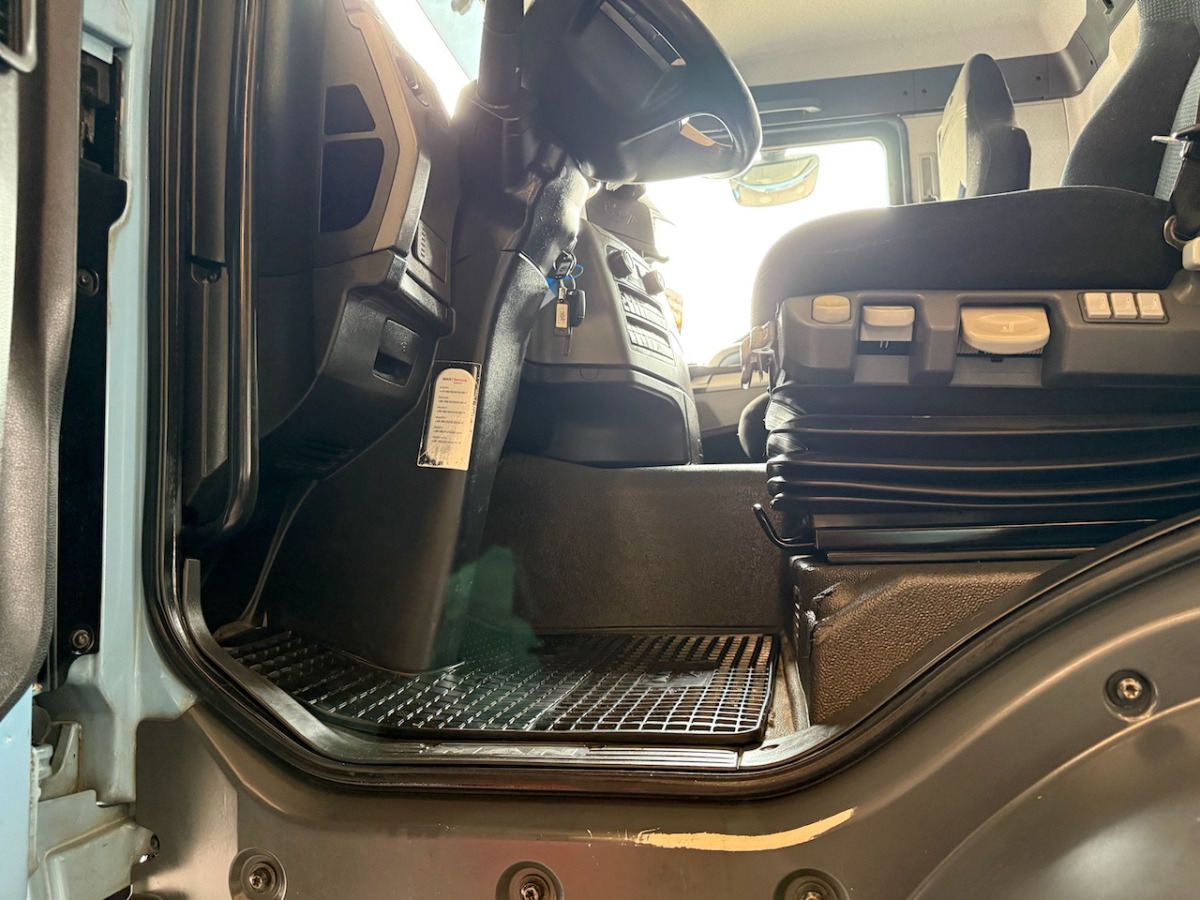 MAN TGS 35.480 8x4 - Istovarivač: slika 4 MAN TGS 35.480 8x4 - Istovarivač: slika 4