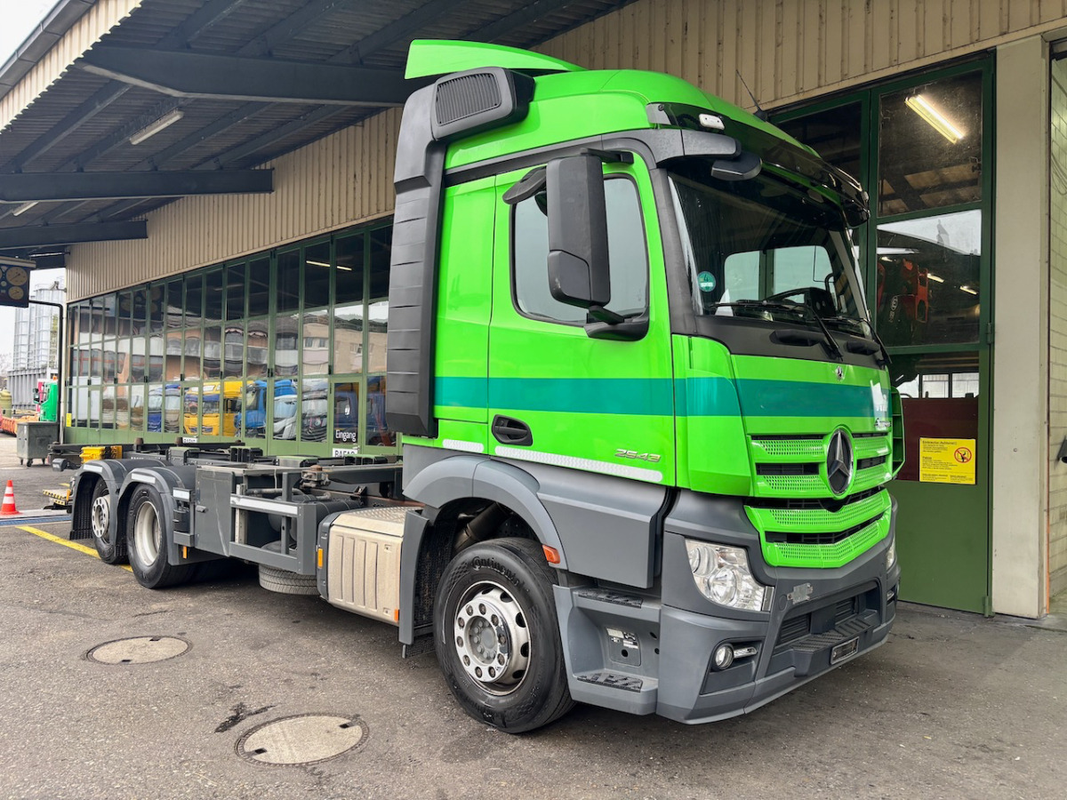 MERCEDES 2543 6x2 - Kamion za prevoz kontejnera/ Kamion sa promenjivim sandukom: slika 1 MERCEDES 2543 6x2 - Kamion za prevoz kontejnera/ Kamion sa promenjivim sandukom: slika 1