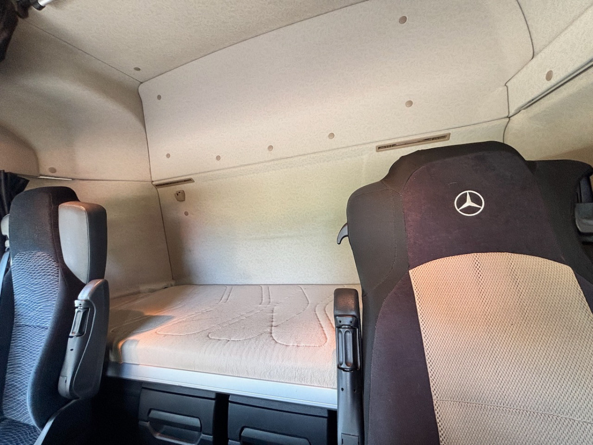 MERCEDES Actros 1848 - Kamion sa zatvorenim sandukom: slika 5 MERCEDES Actros 1848 - Kamion sa zatvorenim sandukom: slika 5