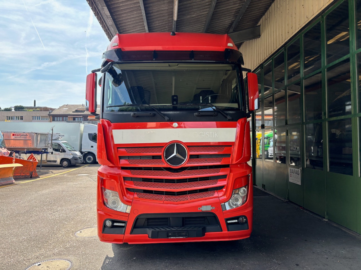 MERCEDES Actros 1848 - Kamion sa zatvorenim sandukom: slika 3 MERCEDES Actros 1848 - Kamion sa zatvorenim sandukom: slika 3