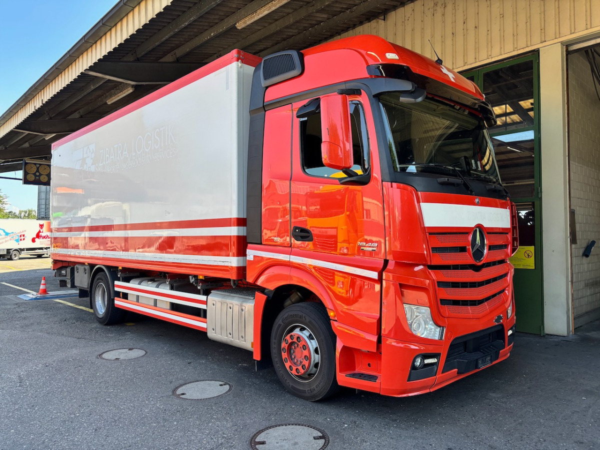 MERCEDES Actros 1848 - Kamion sa zatvorenim sandukom: slika 1 MERCEDES Actros 1848 - Kamion sa zatvorenim sandukom: slika 1
