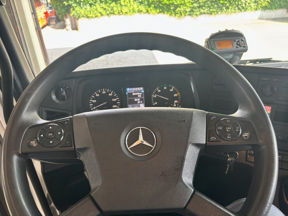 MERCEDES Antos 1824 - Kamion sa zatvorenim sandukom: slika 5 MERCEDES Antos 1824 - Kamion sa zatvorenim sandukom: slika 5