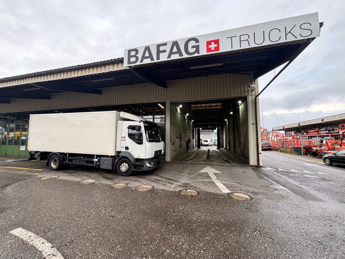 RENAULT D14.250 - Kamion sa zatvorenim sandukom: slika 2 RENAULT D14.250 - Kamion sa zatvorenim sandukom: slika 2