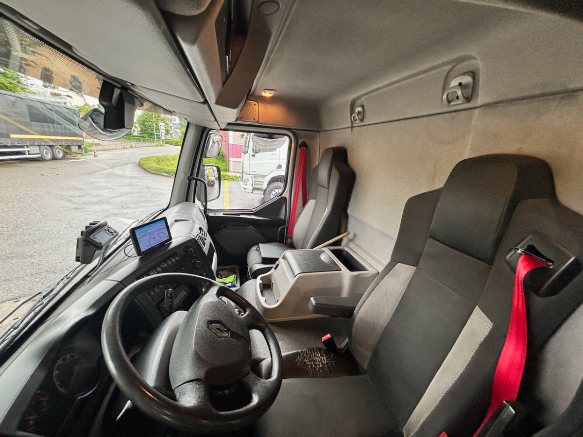 RENAULT D14.250 - Kamion sa zatvorenim sandukom: slika 4 RENAULT D14.250 - Kamion sa zatvorenim sandukom: slika 4