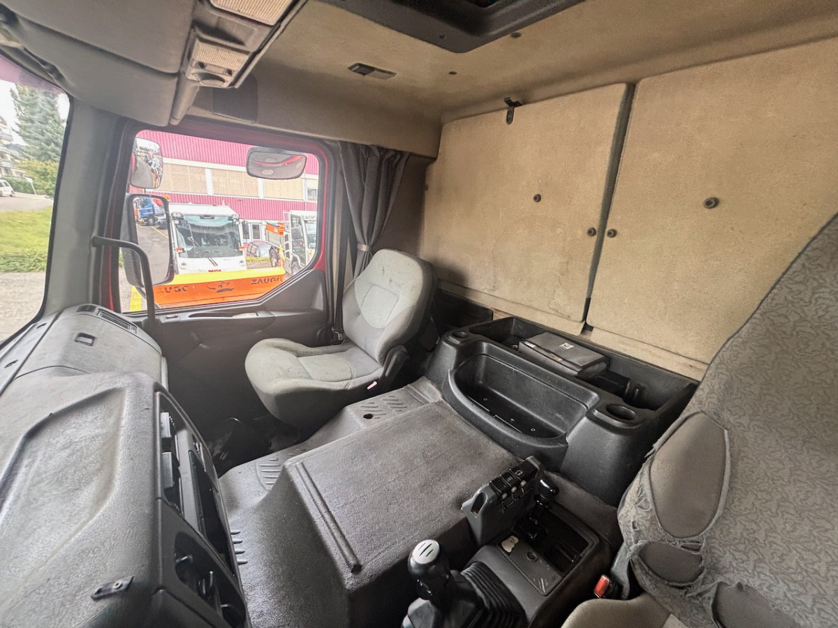 RENAULT Kerax 420DCI 4x4 - Istovarivač: slika 5 RENAULT Kerax 420DCI 4x4 - Istovarivač: slika 5