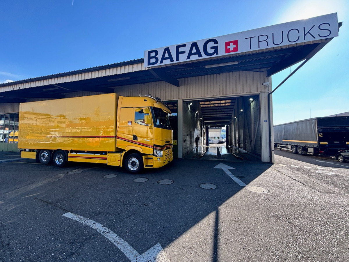 RENAULT T520 - Kamion sa zatvorenim sandukom: slika 2 RENAULT T520 - Kamion sa zatvorenim sandukom: slika 2