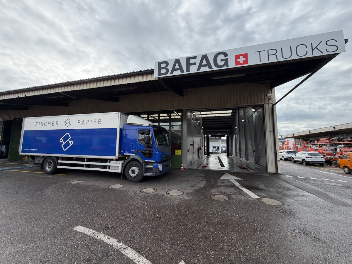 VOLVO FL-280  4x2R - Kamion sa zatvorenim sandukom: slika 2 VOLVO FL-280  4x2R - Kamion sa zatvorenim sandukom: slika 2