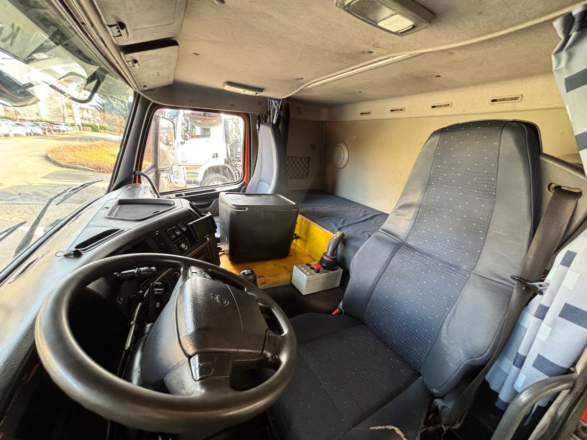 VOLVO FM 400 - Kamion za utovaranje kontejnera: slika 4 VOLVO FM 400 - Kamion za utovaranje kontejnera: slika 4
