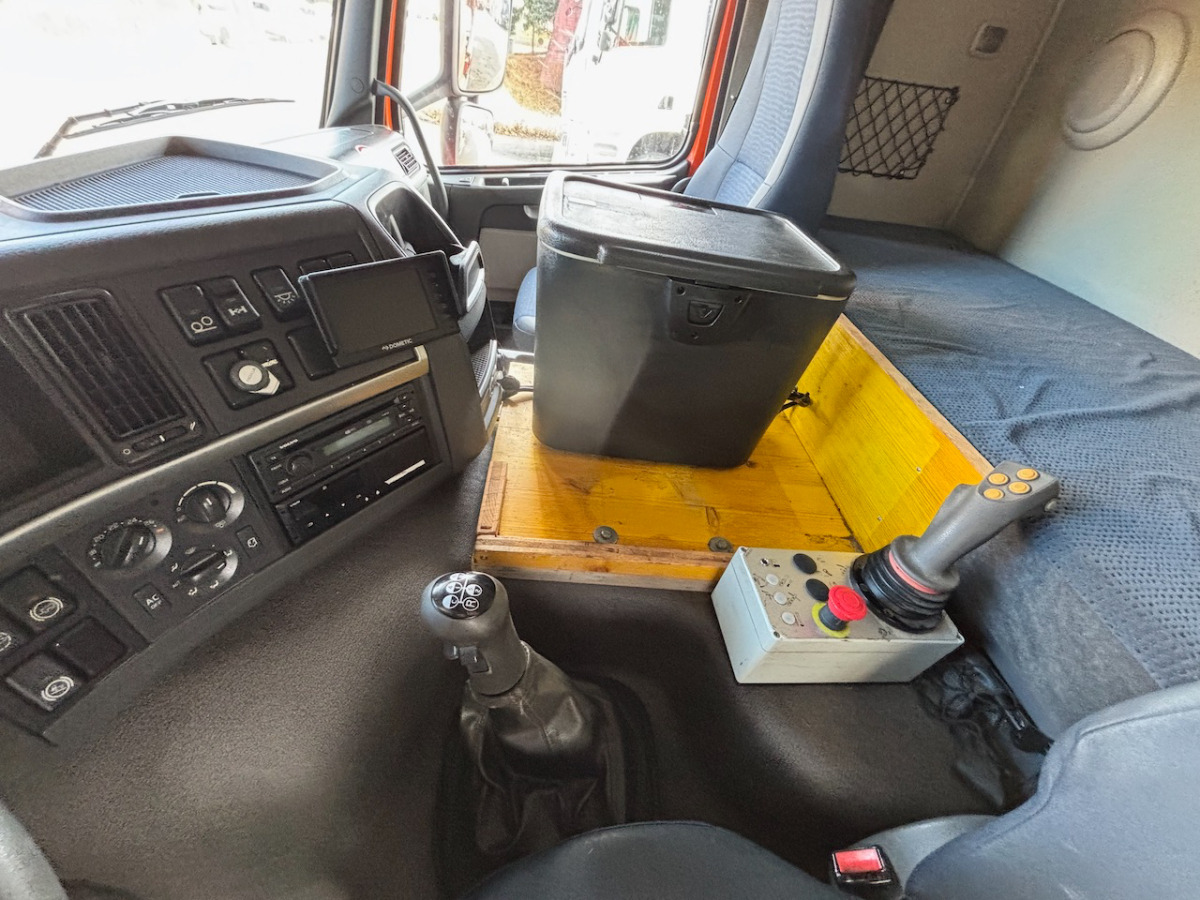 VOLVO FM 400 - Kamion za utovaranje kontejnera: slika 5 VOLVO FM 400 - Kamion za utovaranje kontejnera: slika 5
