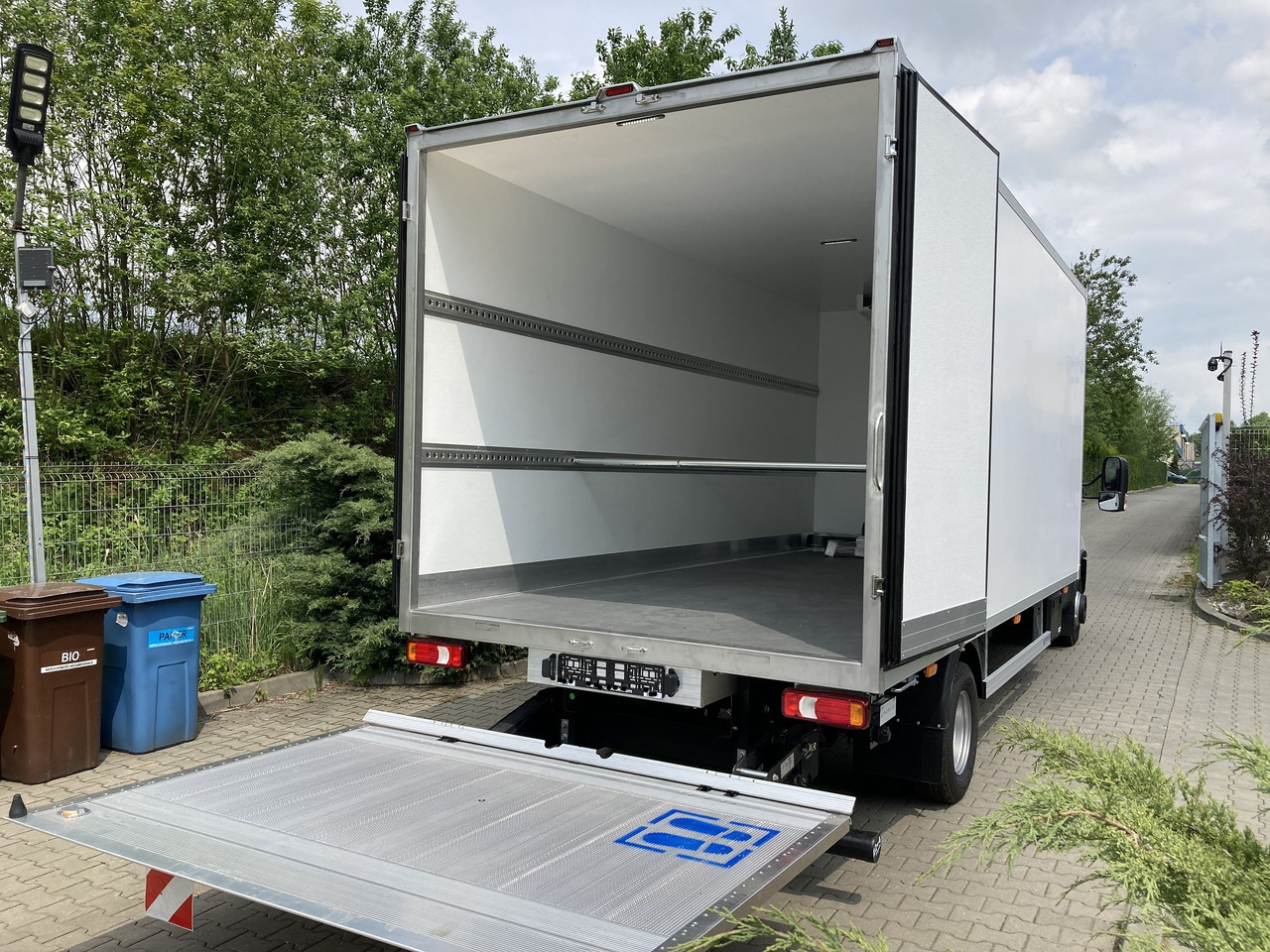 Iveco Daily 70C18 Kühlkoffer LBW BÃR - Dostavno vozilo hladnjača: slika 4 Iveco Daily 70C18 Kühlkoffer LBW BÃR - Dostavno vozilo hladnjača: slika 4