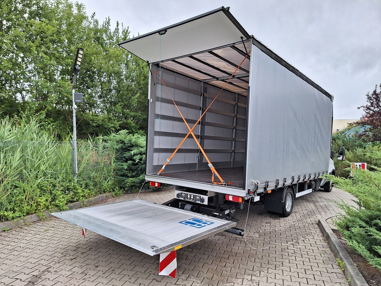 Iveco Daily 70C18A8 Backsleeper BÄR - Dostavno vozilo sa ceradom: slika 5 Iveco Daily 70C18A8 Backsleeper BÄR - Dostavno vozilo sa ceradom: slika 5