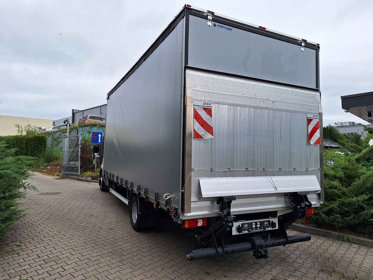 Iveco Daily 70C18A8 Backsleeper BÄR - Dostavno vozilo sa ceradom: slika 2 Iveco Daily 70C18A8 Backsleeper BÄR - Dostavno vozilo sa ceradom: slika 2
