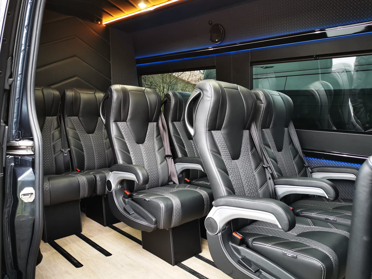 Mercedes Sprinter 319 9 Sitzer L2H1 - Putnički kombi, Dostavno vozilo sa duplom kabinom: slika 5 Mercedes Sprinter 319 9 Sitzer L2H1 - Putnički kombi, Dostavno vozilo sa duplom kabinom: slika 5