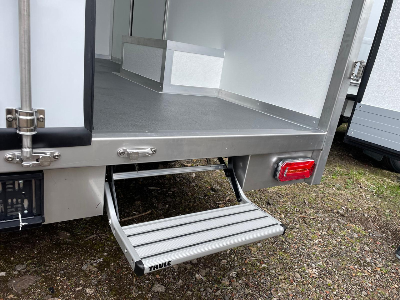 Renault Master Isolierte Koffer Platform - Dostavno vozilo sa zatvorenim sandukom: slika 4 Renault Master Isolierte Koffer Platform - Dostavno vozilo sa zatvorenim sandukom: slika 4