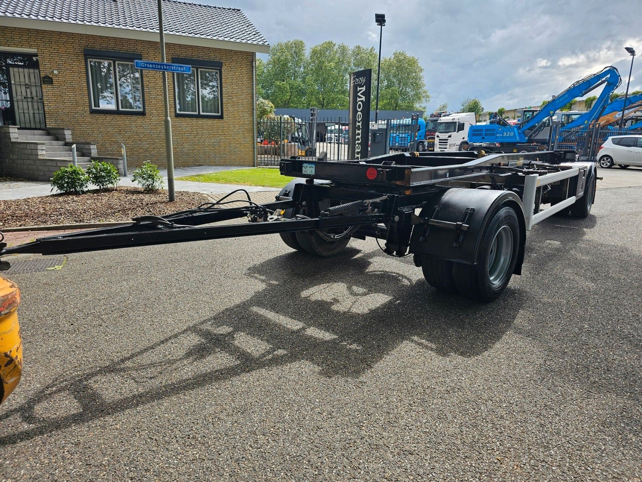 Hüffermann HSA 18.70 Mit Schlitten - Abrol/ Autopodizač prikolica: slika 2 Hüffermann HSA 18.70 Mit Schlitten - Abrol/ Autopodizač prikolica: slika 2