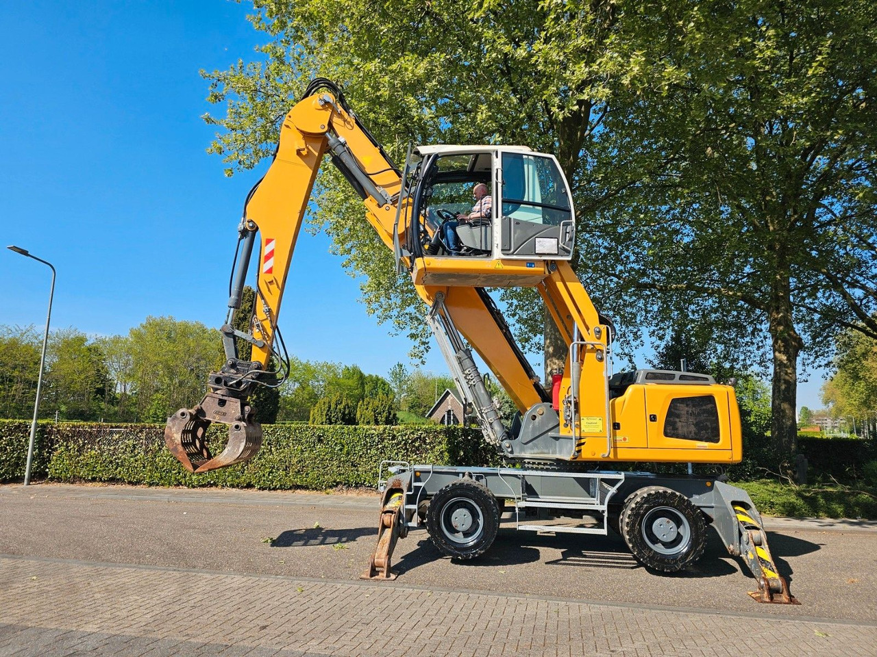 Liebherr LH 24M ( GK10 ) Mit Sortiergreifer - Bager točkaš: slika 2 Liebherr LH 24M ( GK10 ) Mit Sortiergreifer - Bager točkaš: slika 2