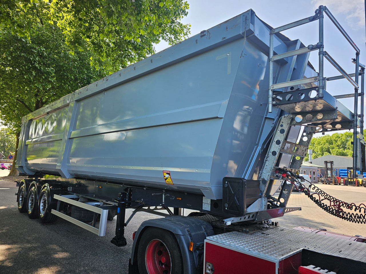 Schmitz SGF-S3 Scraptipper 55 M3 - Poluprikolica istovarivača: slika 3 Schmitz SGF-S3 Scraptipper 55 M3 - Poluprikolica istovarivača: slika 3