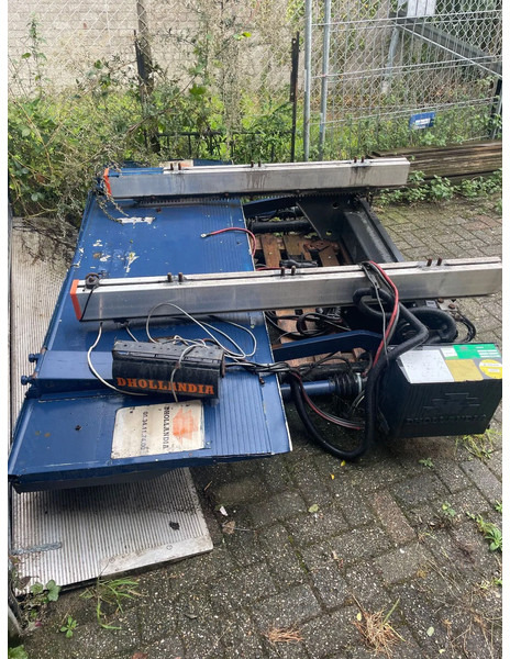 Kässbohrer 1500 KG Laadklep. Gebruikt - Poluprikolica sa zatvorenim sandukom: slika 1 Kässbohrer 1500 KG Laadklep. Gebruikt - Poluprikolica sa zatvorenim sandukom: slika 1