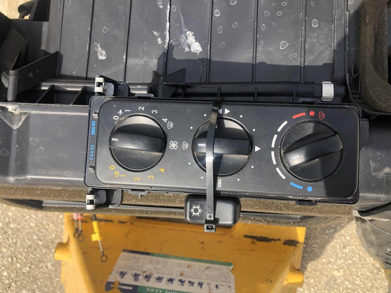 AIR CONDITION (COMPLETE SET) ATEGO 2 4cyl. - Deo klima uređaja za Kamion: slika 3 AIR CONDITION (COMPLETE SET) ATEGO 2 4cyl. - Deo klima uređaja za Kamion: slika 3