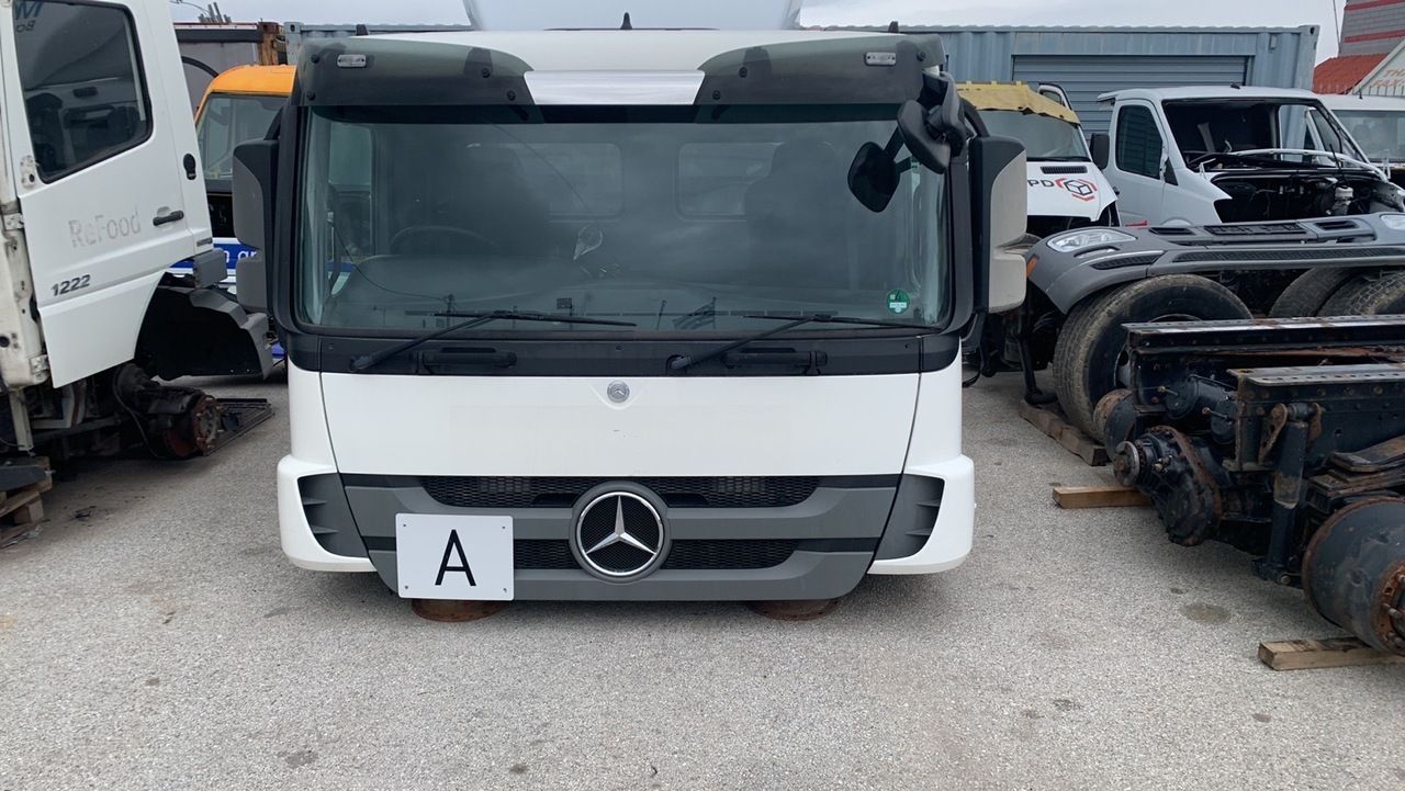 MEDIUM CAB ACTROS MP3 RHD - Kabina i enterijer za Kamion: slika 1 MEDIUM CAB ACTROS MP3 RHD - Kabina i enterijer za Kamion: slika 1