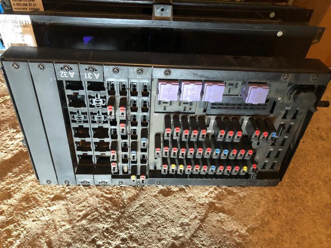 MERCEDES ACTROS ELECTRICAL BASIC MODULE - Relej: slika 1 MERCEDES ACTROS ELECTRICAL BASIC MODULE - Relej: slika 1