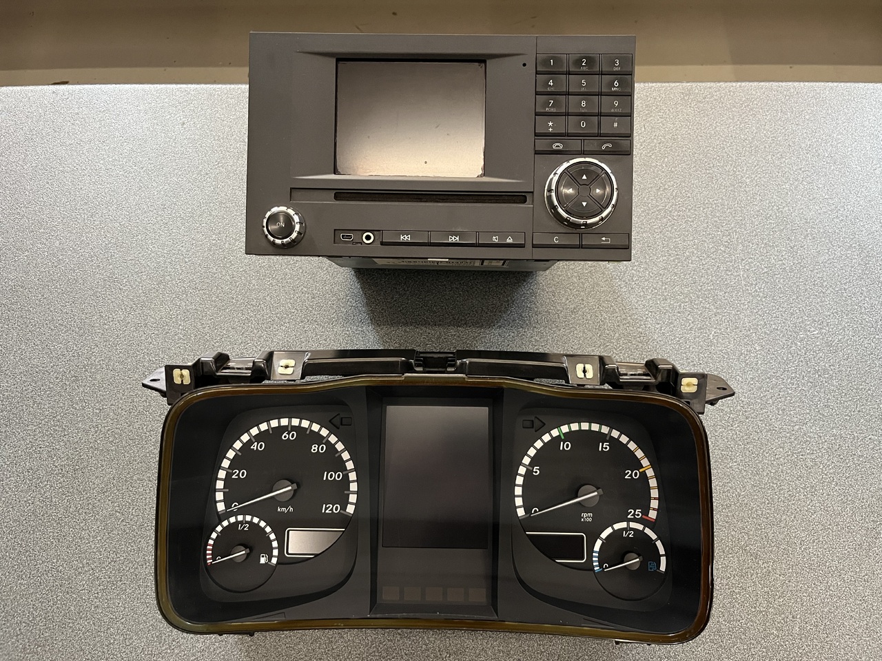 MERCEDES-BENZ ACTROS MP2-MP3-MP4 ELECTRONIC INSTRUMENT - Tahograf za Kamion: slika 3 MERCEDES-BENZ ACTROS MP2-MP3-MP4 ELECTRONIC INSTRUMENT - Tahograf za Kamion: slika 3