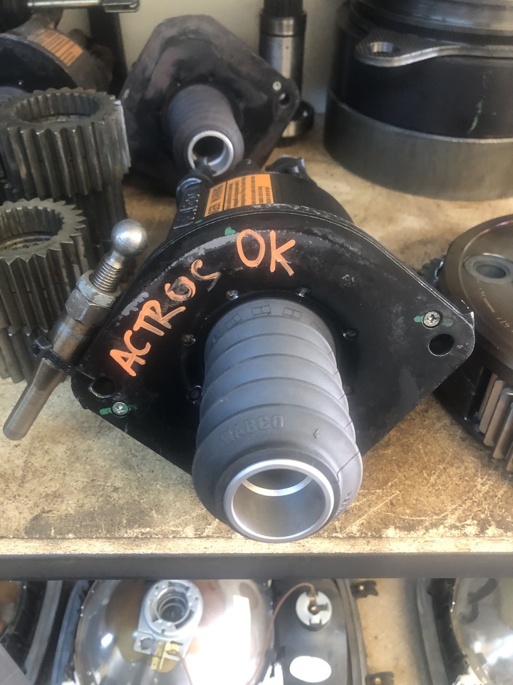 MERCEDES-BENZ ACTROS MP4 CLUTCH BOOSTER - Cilindar kvačila za Kamion: slika 1 MERCEDES-BENZ ACTROS MP4 CLUTCH BOOSTER - Cilindar kvačila za Kamion: slika 1