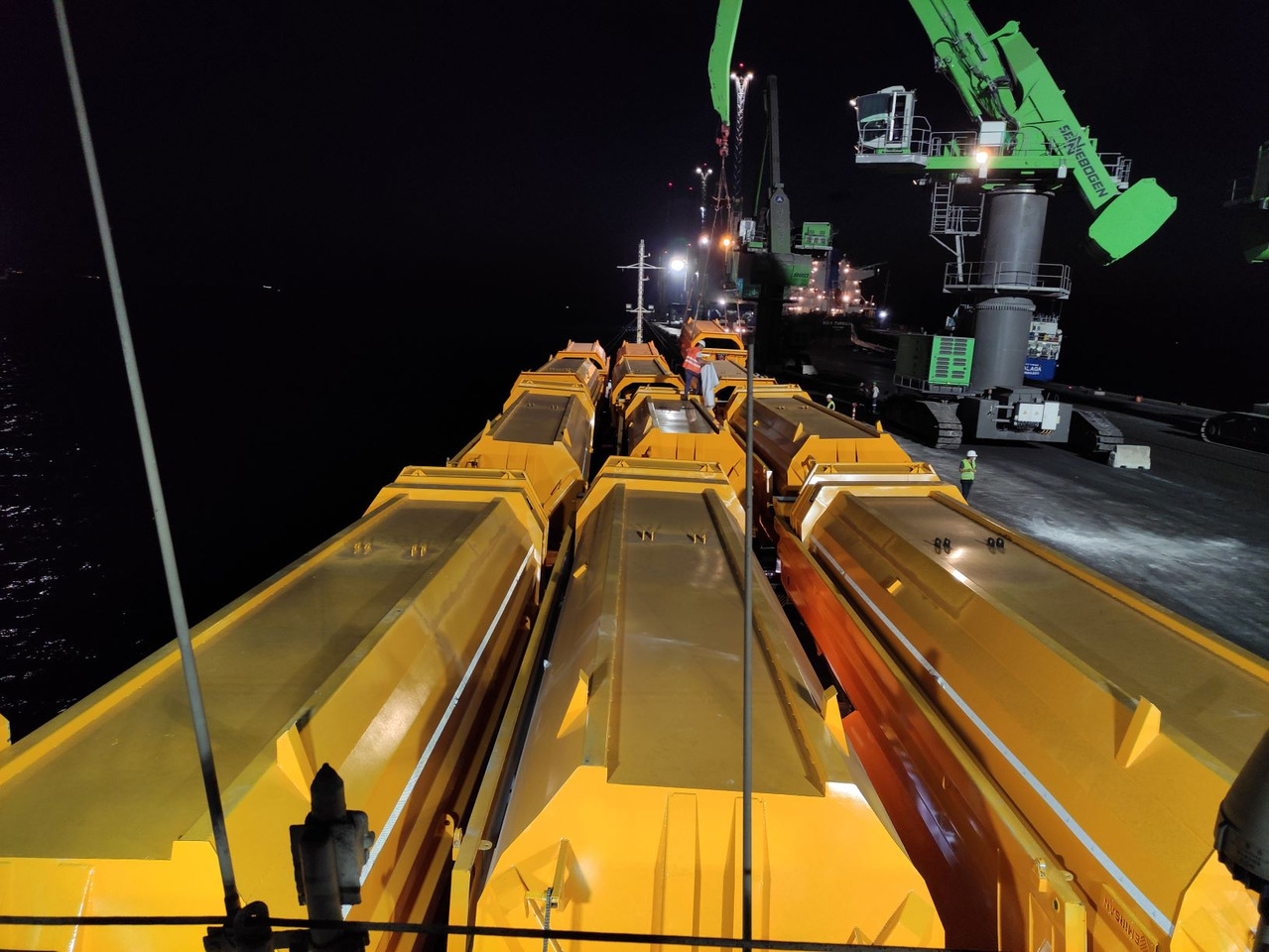 EMIRSAN 4 AXLE HEAVY DUTY TIPPER EMIRSAN 4 AXLE HEAVY DUTY TIPPER: slika 6 EMIRSAN 4 AXLE HEAVY DUTY TIPPER EMIRSAN 4 AXLE HEAVY DUTY TIPPER: slika 6