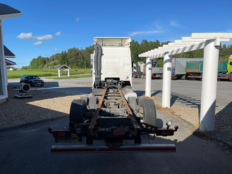 Volvo FH500 6x2 - Kamion sa golom šasijom i zatvorenom kabinom: slika 5 Volvo FH500 6x2 - Kamion sa golom šasijom i zatvorenom kabinom: slika 5