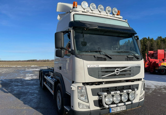 Volvo FM460 6X4 KOUKKUAUTO - Kamion sa hidrauličnom kukom: slika 1 Volvo FM460 6X4 KOUKKUAUTO - Kamion sa hidrauličnom kukom: slika 1