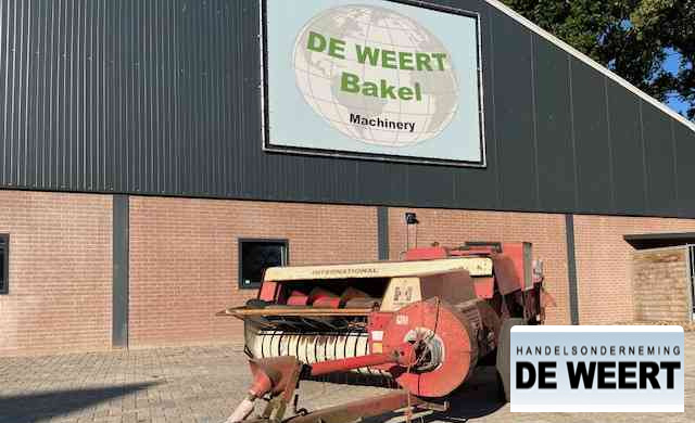 International 440 - Balirka za kockaste bale: slika 1 International 440 - Balirka za kockaste bale: slika 1