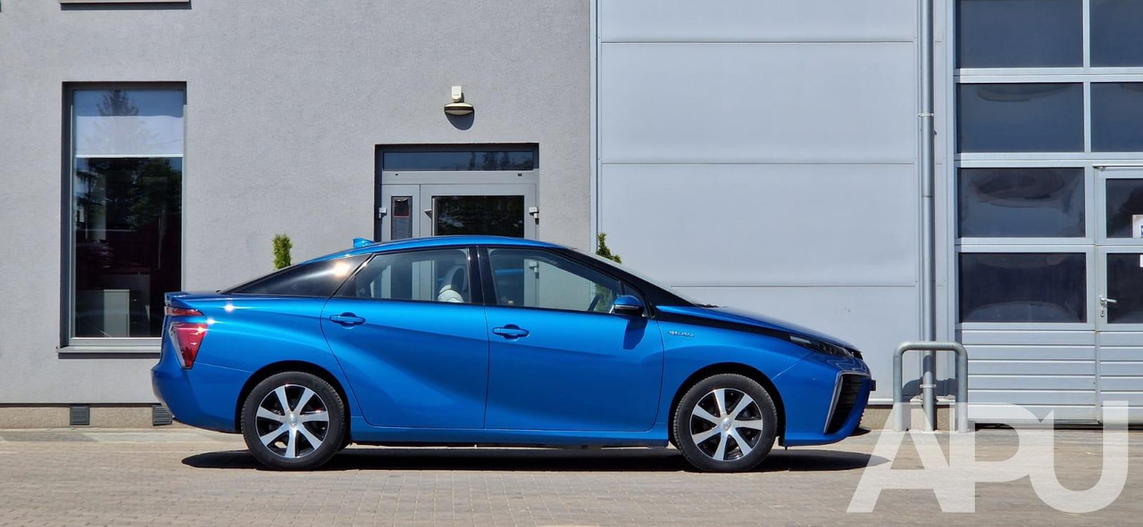 Toyota Mirai – NOWA NIE UŻYWANA - Druga mašina: slika 3 Toyota Mirai – NOWA NIE UŻYWANA - Druga mašina: slika 3