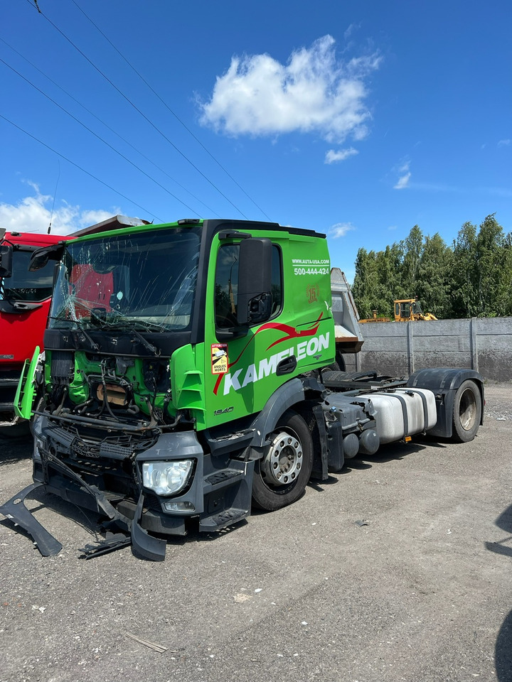 Mercedes-Benz Actros 1840 - Kamion sa golom šasijom i zatvorenom kabinom: slika 1 Mercedes-Benz Actros 1840 - Kamion sa golom šasijom i zatvorenom kabinom: slika 1