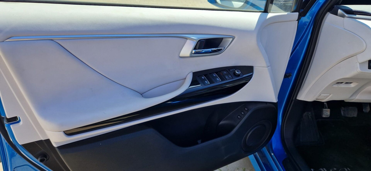 Limuzina Toyota Mirai: slika 9