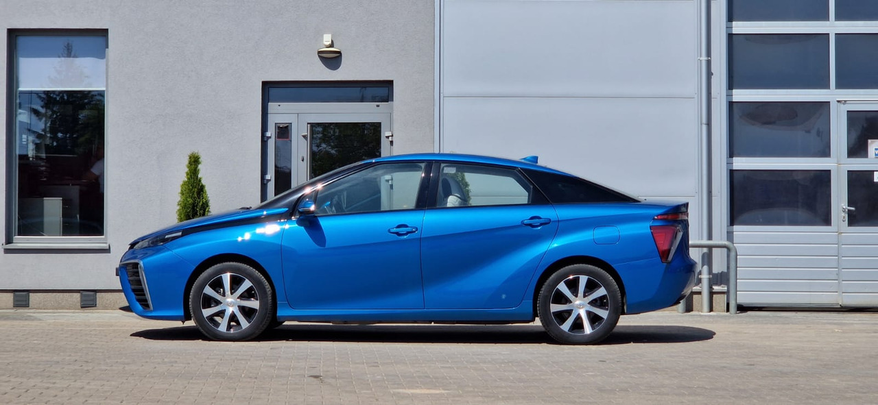 Limuzina Toyota Mirai: slika 12