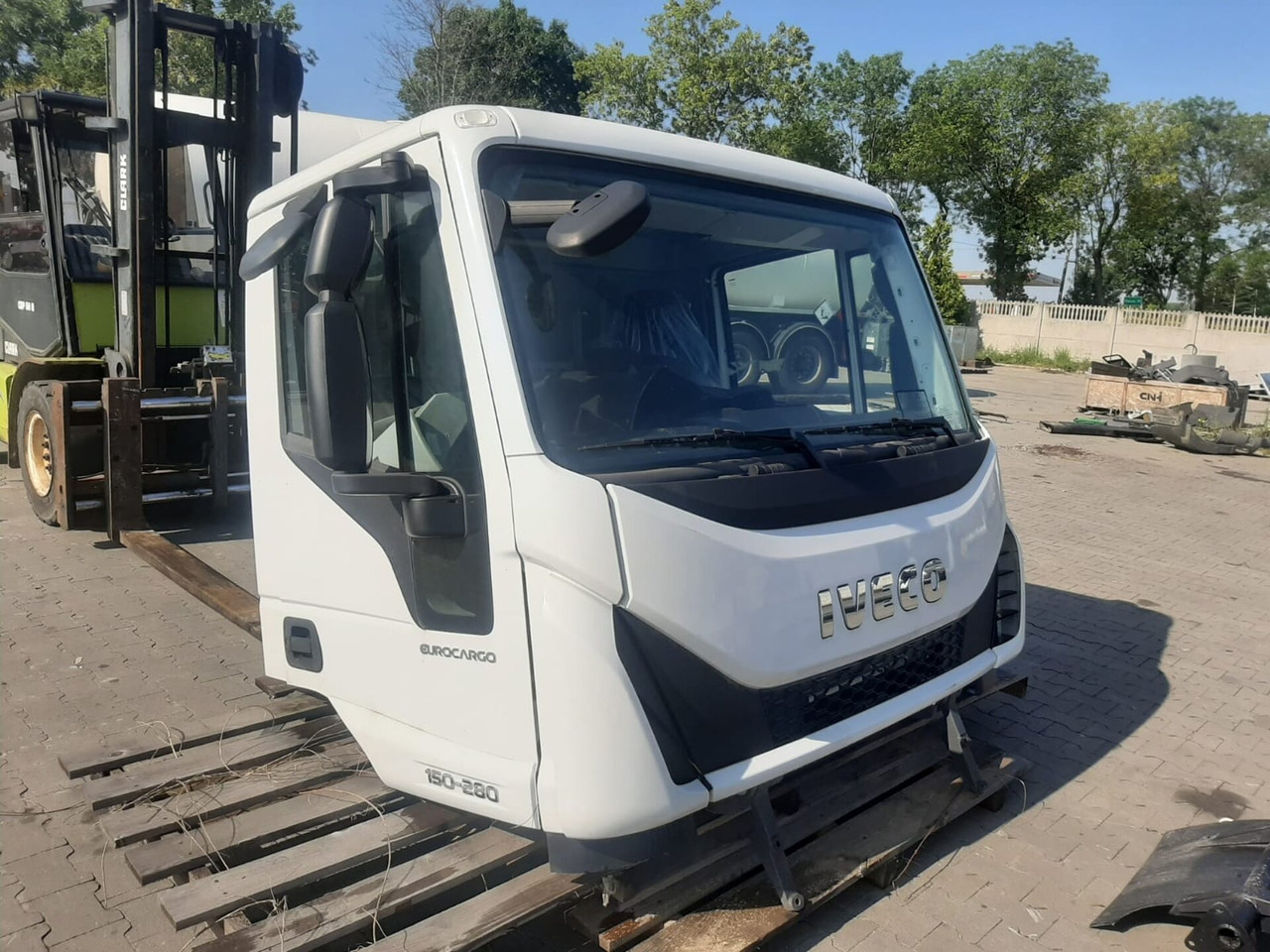 IVECO EUROCARGO 150-280 EURO 5-6 CABINE 4X4 NIEUW HANDMATIG 000135 - Kabina za Kamion: slika 1 IVECO EUROCARGO 150-280 EURO 5-6 CABINE 4X4 NIEUW HANDMATIG 000135 - Kabina za Kamion: slika 1