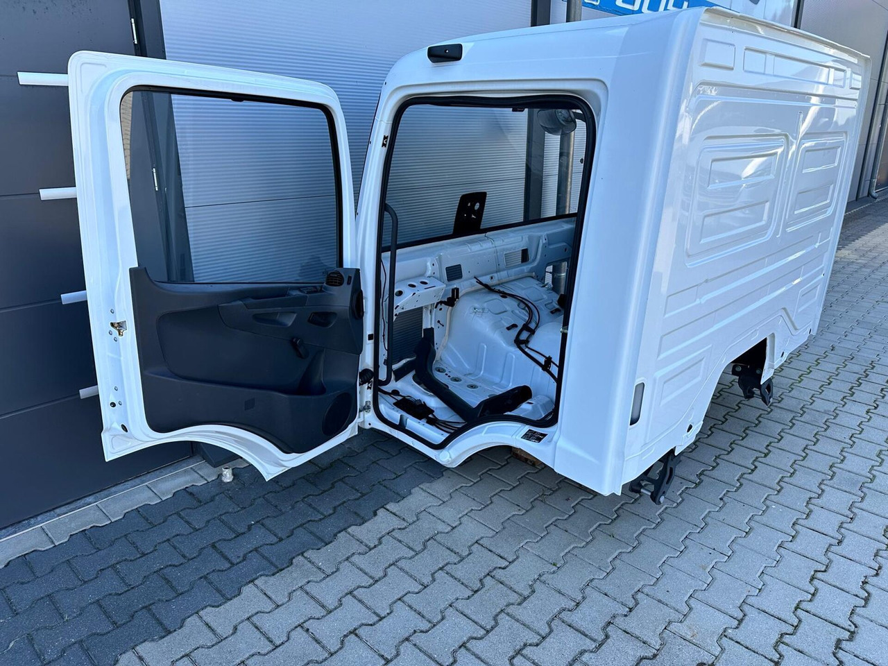 MB ATEGO CABINE EURO 6 TUNEL VOOR 6 CYL.MOTOR ALLEEN FRAME 000074B - Kabina za Kamion: slika 1 MB ATEGO CABINE EURO 6 TUNEL VOOR 6 CYL.MOTOR ALLEEN FRAME 000074B - Kabina za Kamion: slika 1
