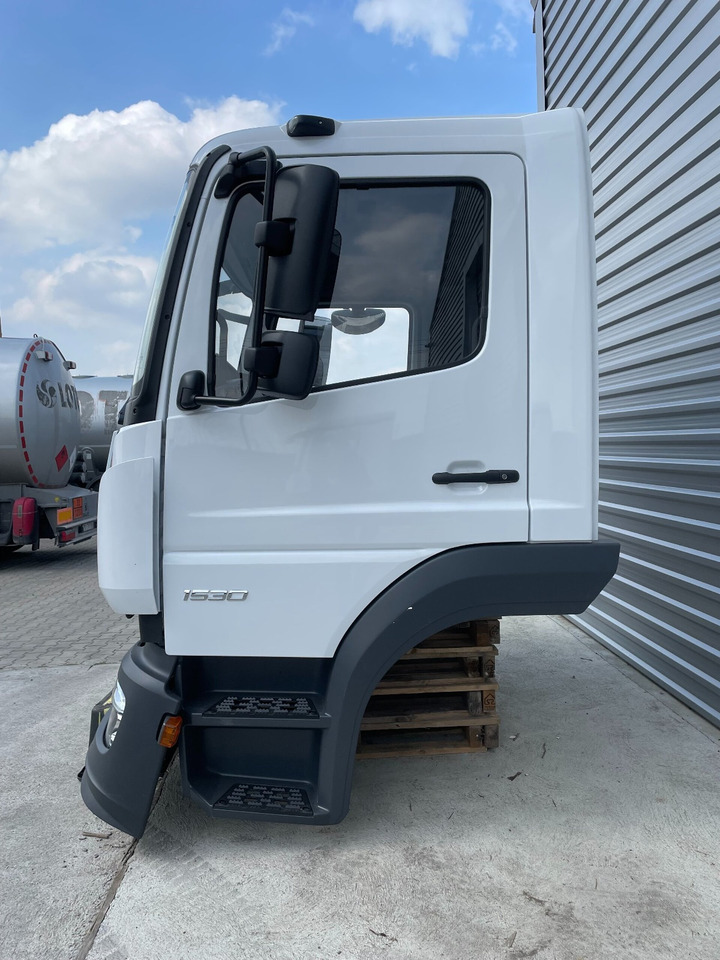 MB ATEGO CABINE EURO 6 TUNEL VOOR 6 CYL.MOTOR INCL. SEAT 000074A - Kabina za Kamion: slika 5 MB ATEGO CABINE EURO 6 TUNEL VOOR 6 CYL.MOTOR INCL. SEAT 000074A - Kabina za Kamion: slika 5