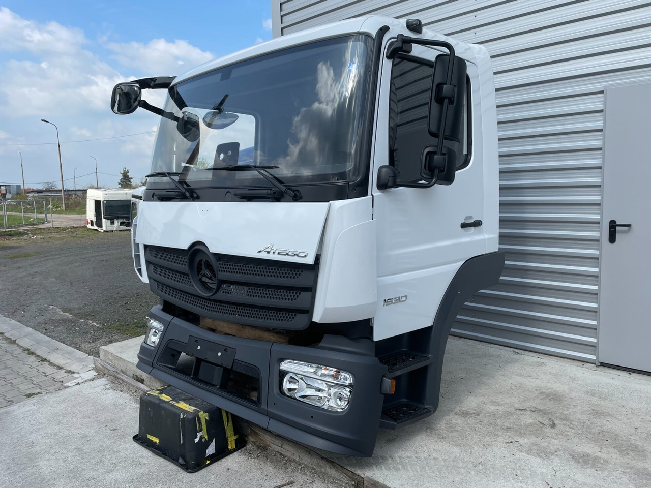 MB ATEGO CABINE EURO 6 TUNEL VOOR 6 CYL.MOTOR INCL. SEAT 000074A - Kabina za Kamion: slika 2 MB ATEGO CABINE EURO 6 TUNEL VOOR 6 CYL.MOTOR INCL. SEAT 000074A - Kabina za Kamion: slika 2