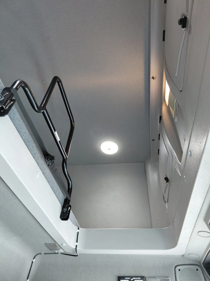 2017 Renault D12 4×2 Double Sleeper Curtainsider - Kamion sa ceradom: slika 4 2017 Renault D12 4×2 Double Sleeper Curtainsider - Kamion sa ceradom: slika 4