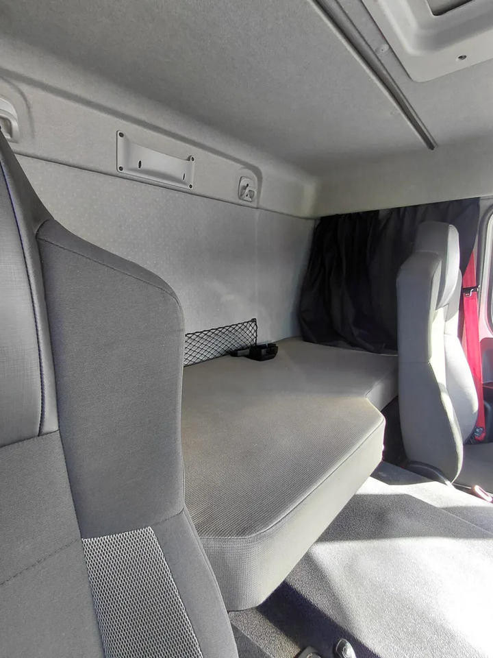 2019 Renault D 18T - Kamion sa zatvorenim sandukom: slika 4 2019 Renault D 18T - Kamion sa zatvorenim sandukom: slika 4