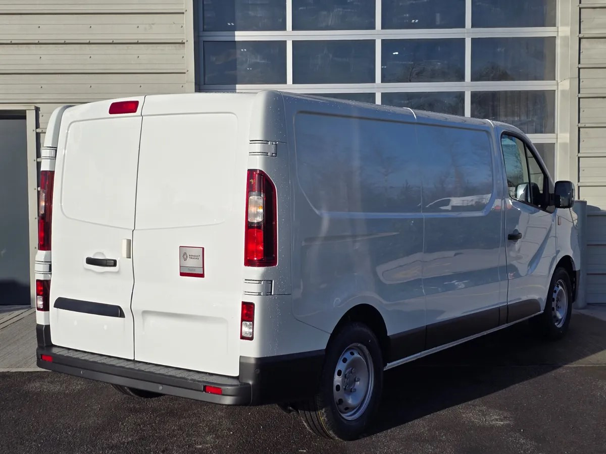 2025 New Renault Trafic Red Edition 150BHP - Furgon: slika 4 2025 New Renault Trafic Red Edition 150BHP - Furgon: slika 4