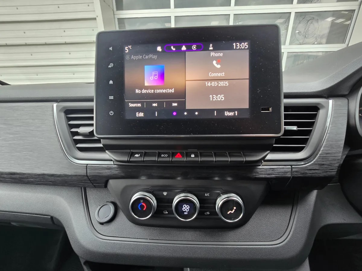 Dostavno vozilo sa duplom kabinom 2025 Renault Trafic E-Tech Crew Cab: slika 12